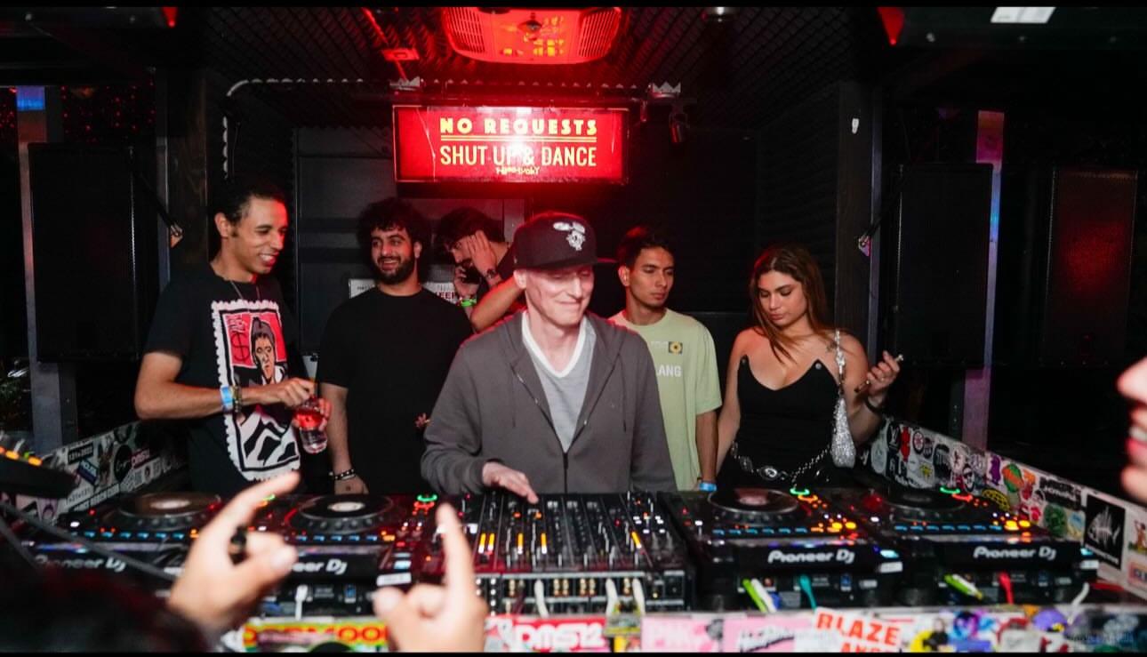 Hoodi behind the decks